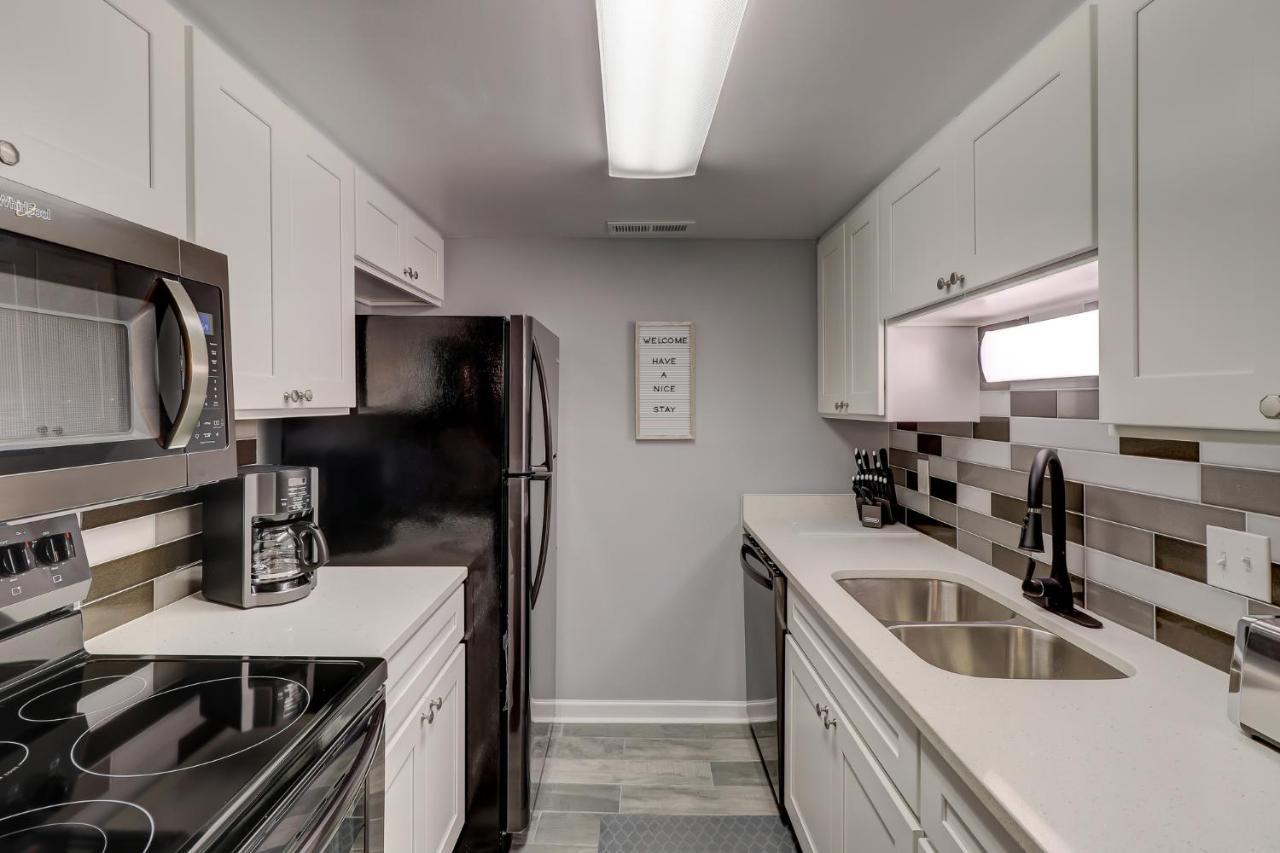הילטון הד איילנד #111 Elaborate Condo Ideal Location 2Brm/2 Parking מראה חיצוני תמונה