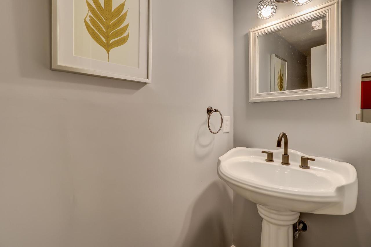 הילטון הד איילנד #111 Elaborate Condo Ideal Location 2Brm/2 Parking מראה חיצוני תמונה
