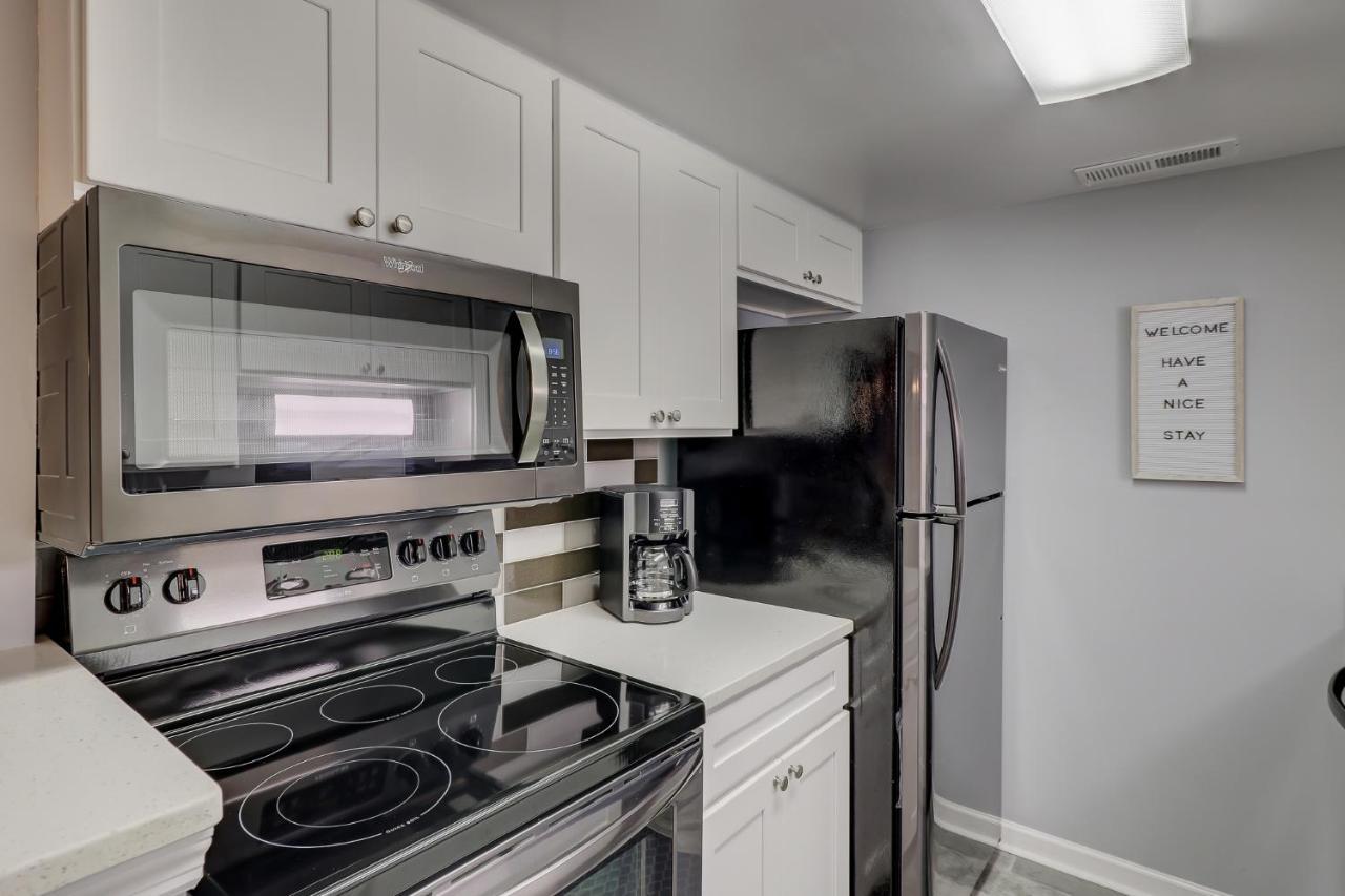 הילטון הד איילנד #111 Elaborate Condo Ideal Location 2Brm/2 Parking מראה חיצוני תמונה