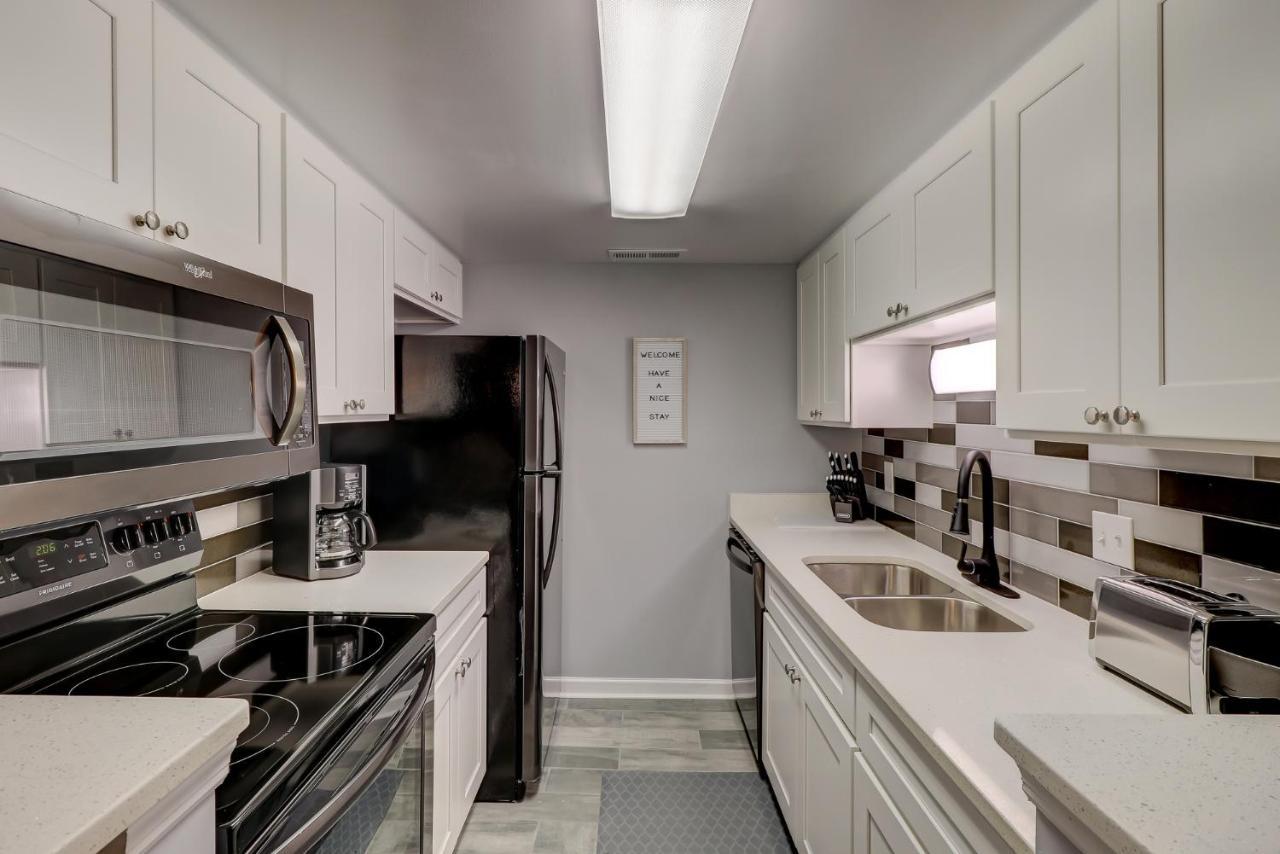 הילטון הד איילנד #111 Elaborate Condo Ideal Location 2Brm/2 Parking מראה חיצוני תמונה