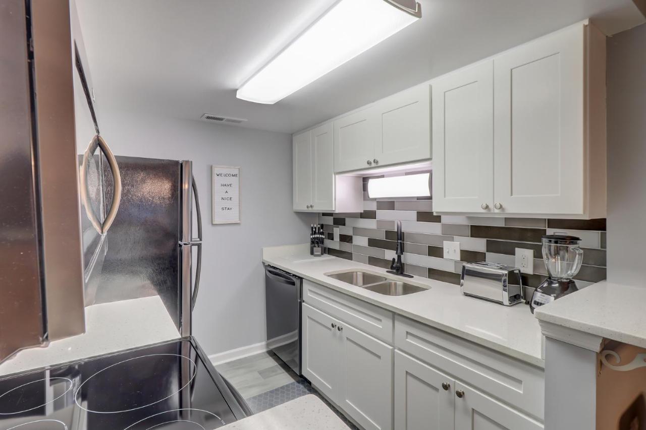 הילטון הד איילנד #111 Elaborate Condo Ideal Location 2Brm/2 Parking מראה חיצוני תמונה