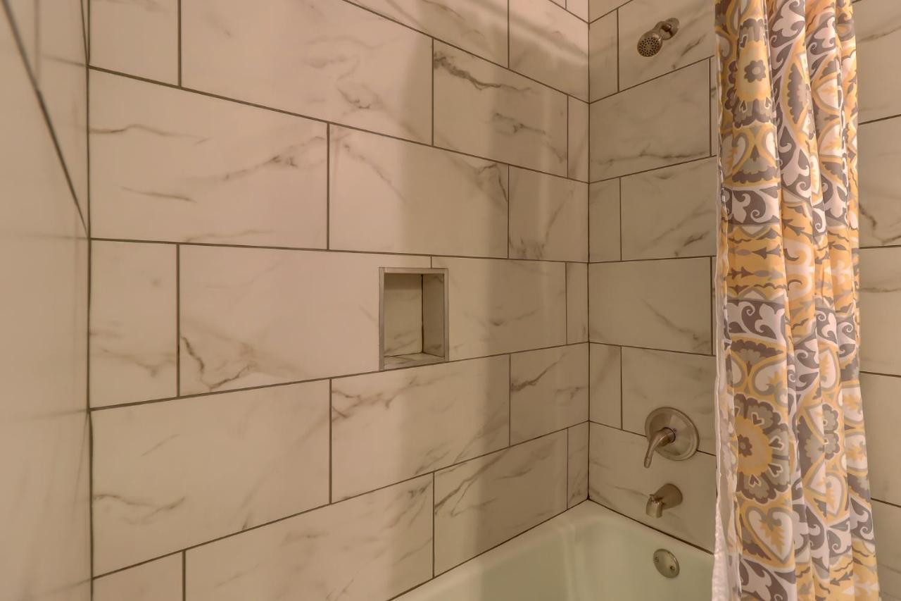 הילטון הד איילנד #111 Elaborate Condo Ideal Location 2Brm/2 Parking מראה חיצוני תמונה