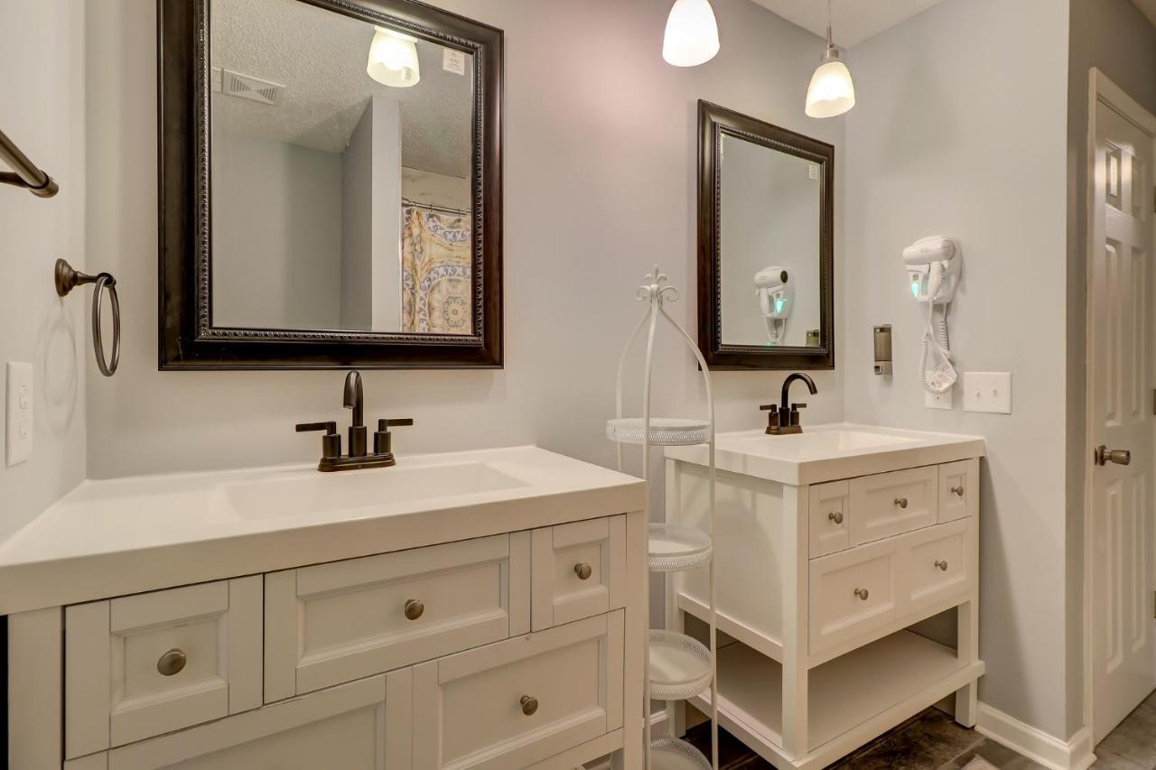 הילטון הד איילנד #111 Elaborate Condo Ideal Location 2Brm/2 Parking מראה חיצוני תמונה